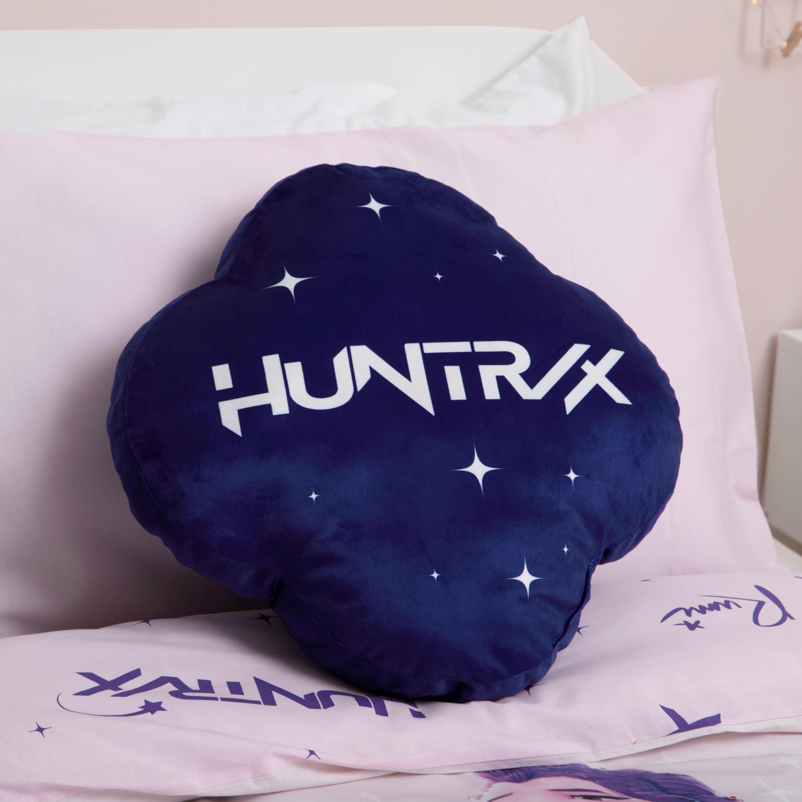 Coussin K-Pop Demon Hunters Motif Huntrix Phosphorescent 40x40 cm – Image 5